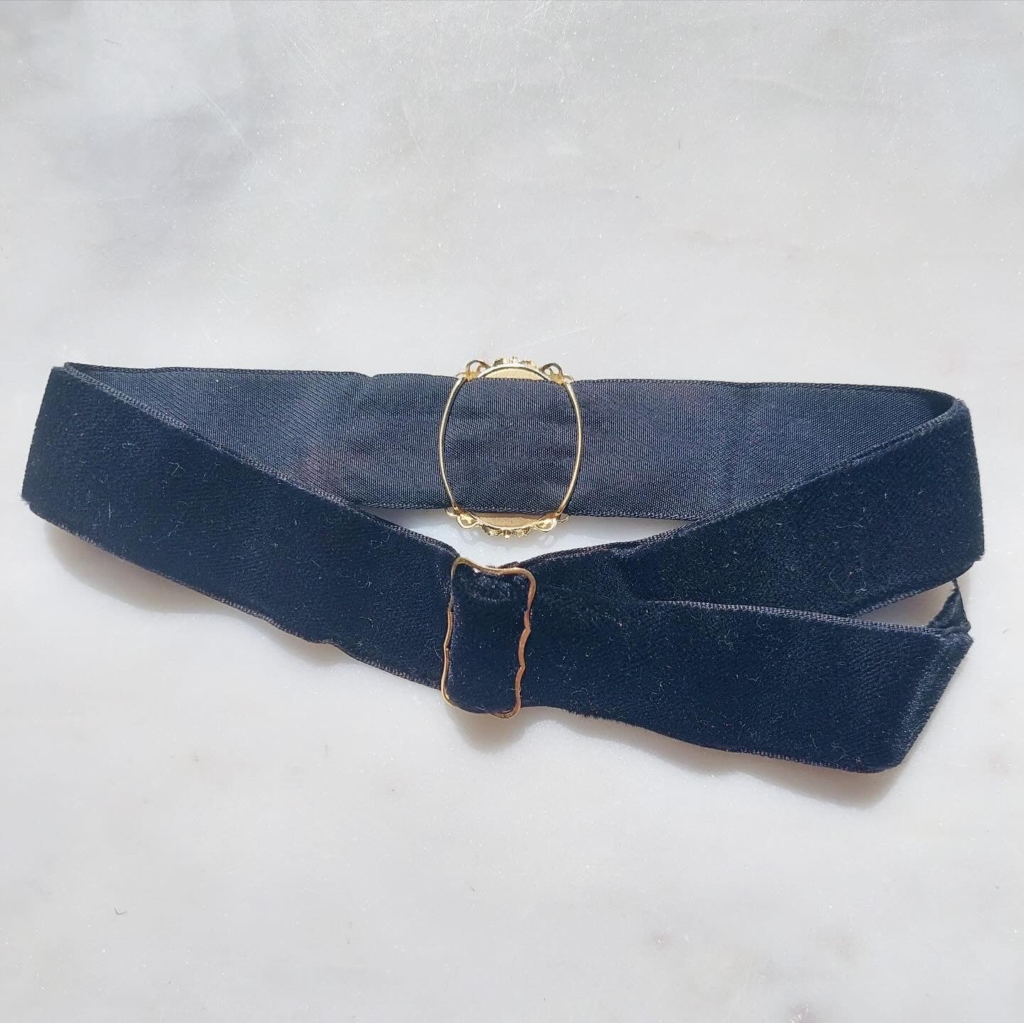 RARE Antique 18CT Gold lady portrait with Diamonds on velvet choker