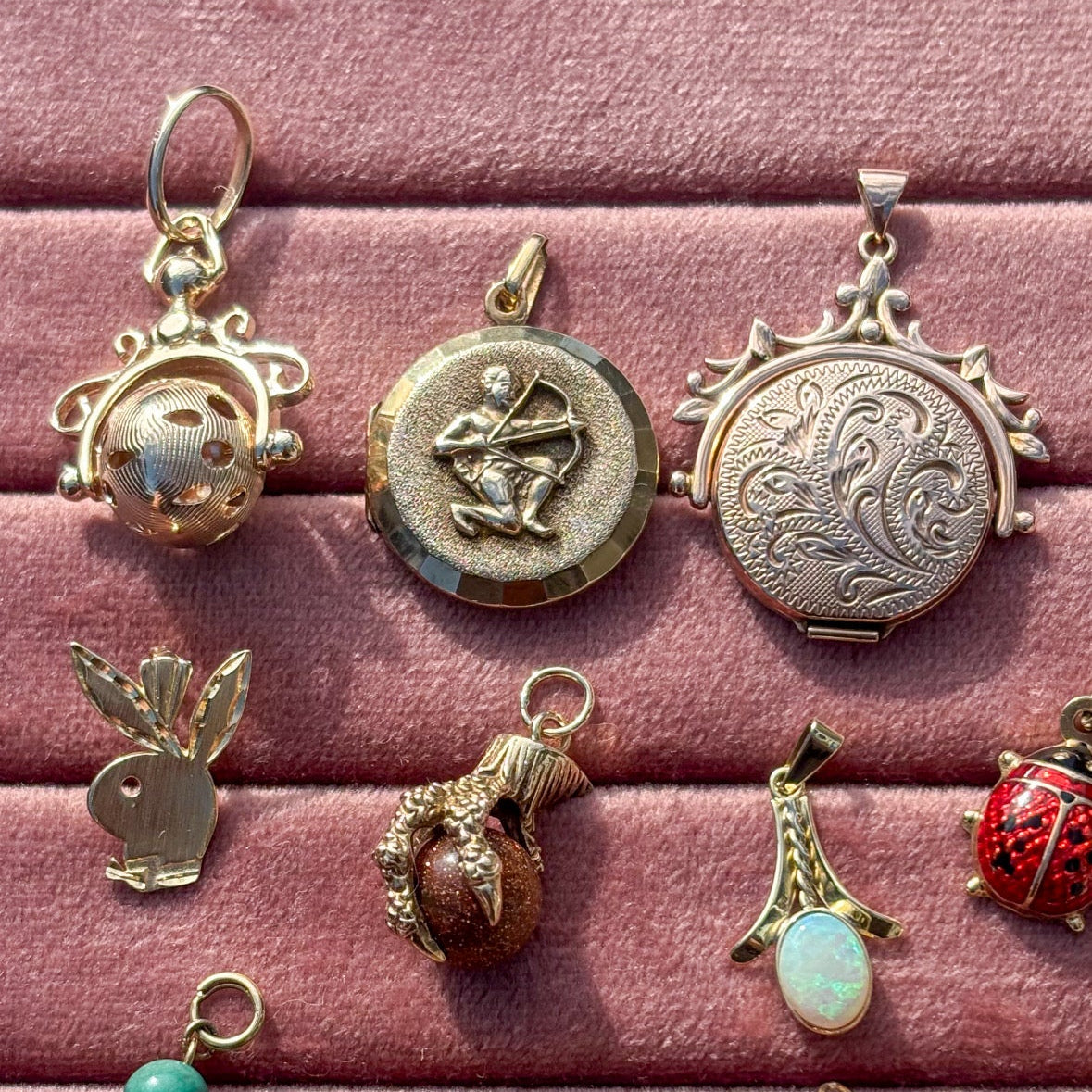 RARE 9CT textured ball spinner pendant
