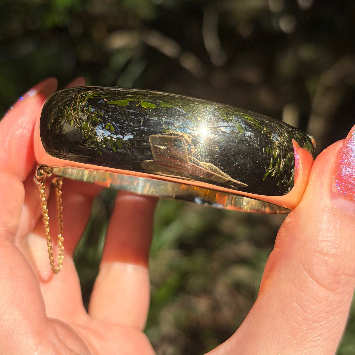 Vintage 1966 9CT Florentine Sapphire starburst hinged bangle