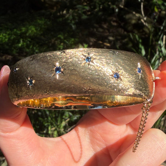 Vintage 1966 9CT Florentine Sapphire starburst hinged bangle