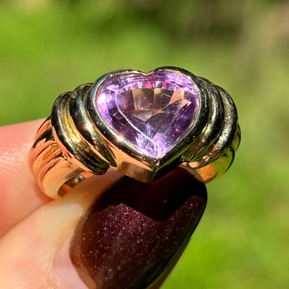 Chunky Vintage ribbed 18K Amethyst heart ring