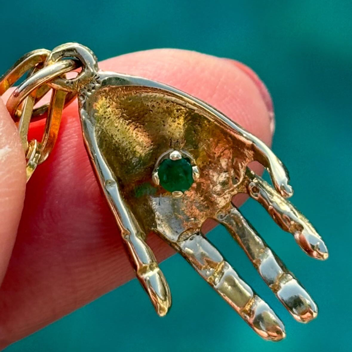 RARE Vintage French rustic 18K hand pendant with Natural Emerald