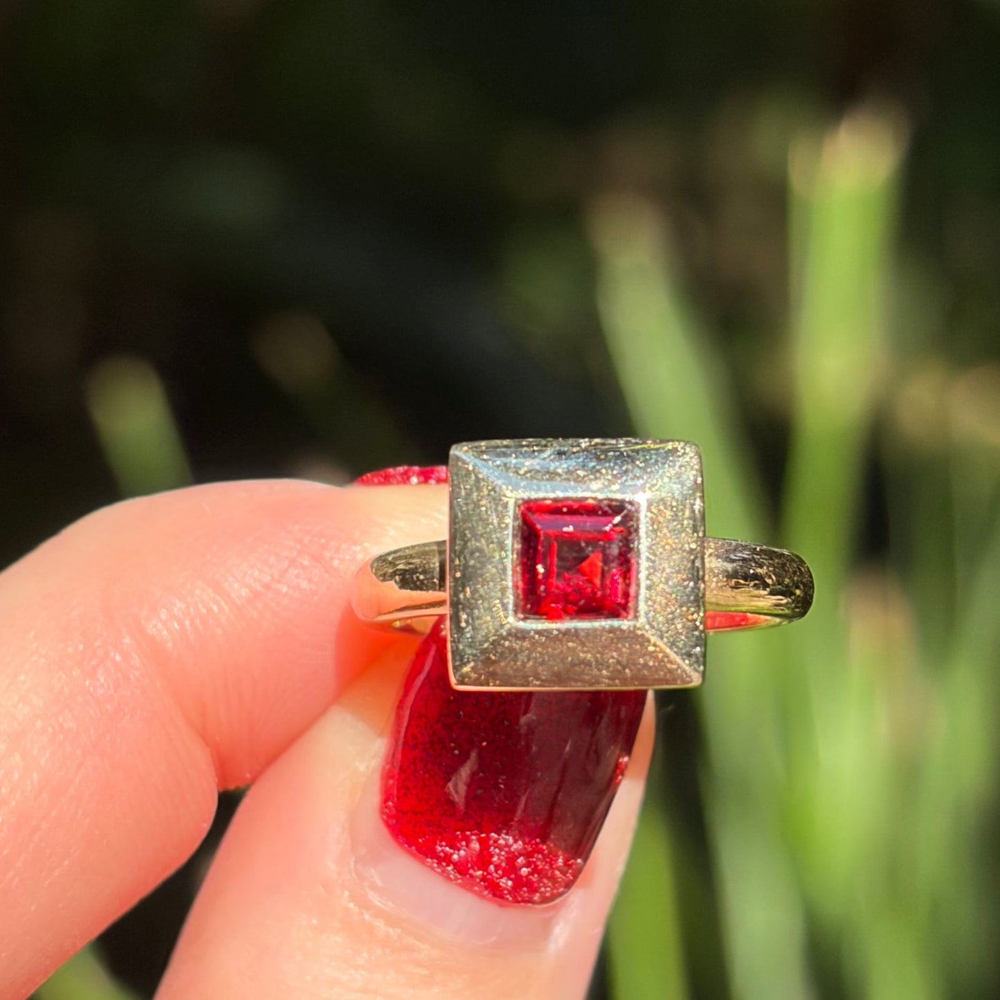 Vintage 9CT square bezel set Garnet ring