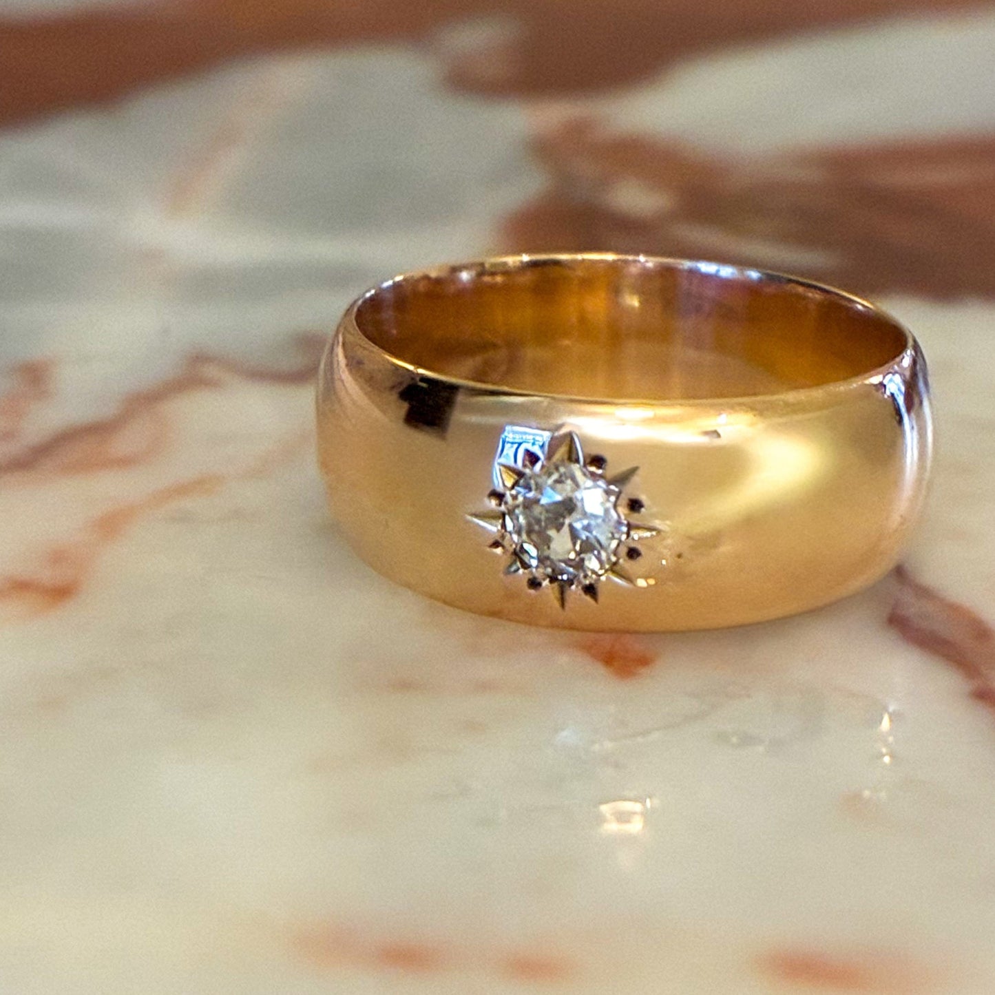Antique Victorian 18CT chunky cigar band with large old Starburst set Diamond