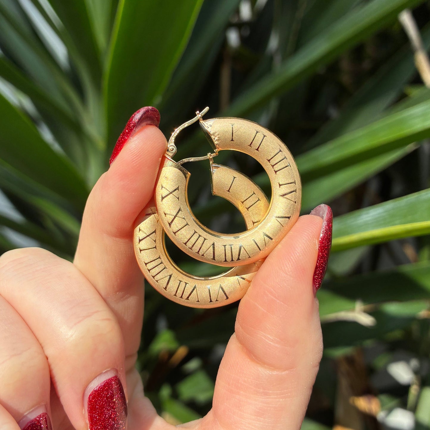 RARE Vintage 9CT UNOAERRE Large Matte hoop with roman numerals
