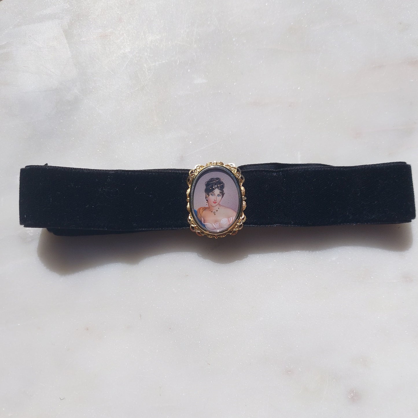 RARE Antique 18CT Gold lady portrait with Diamonds on velvet choker