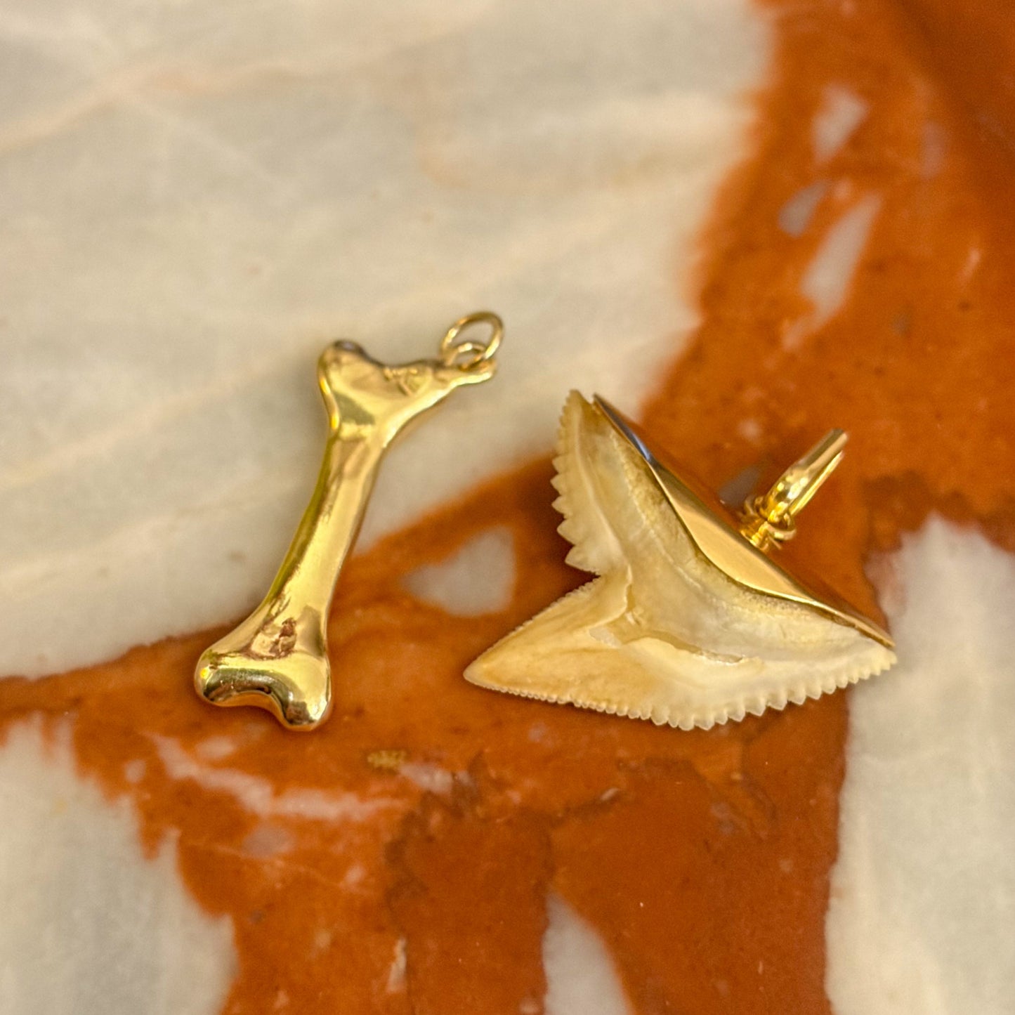 18K Old Vintage yellow gold real Shark tooth pendant