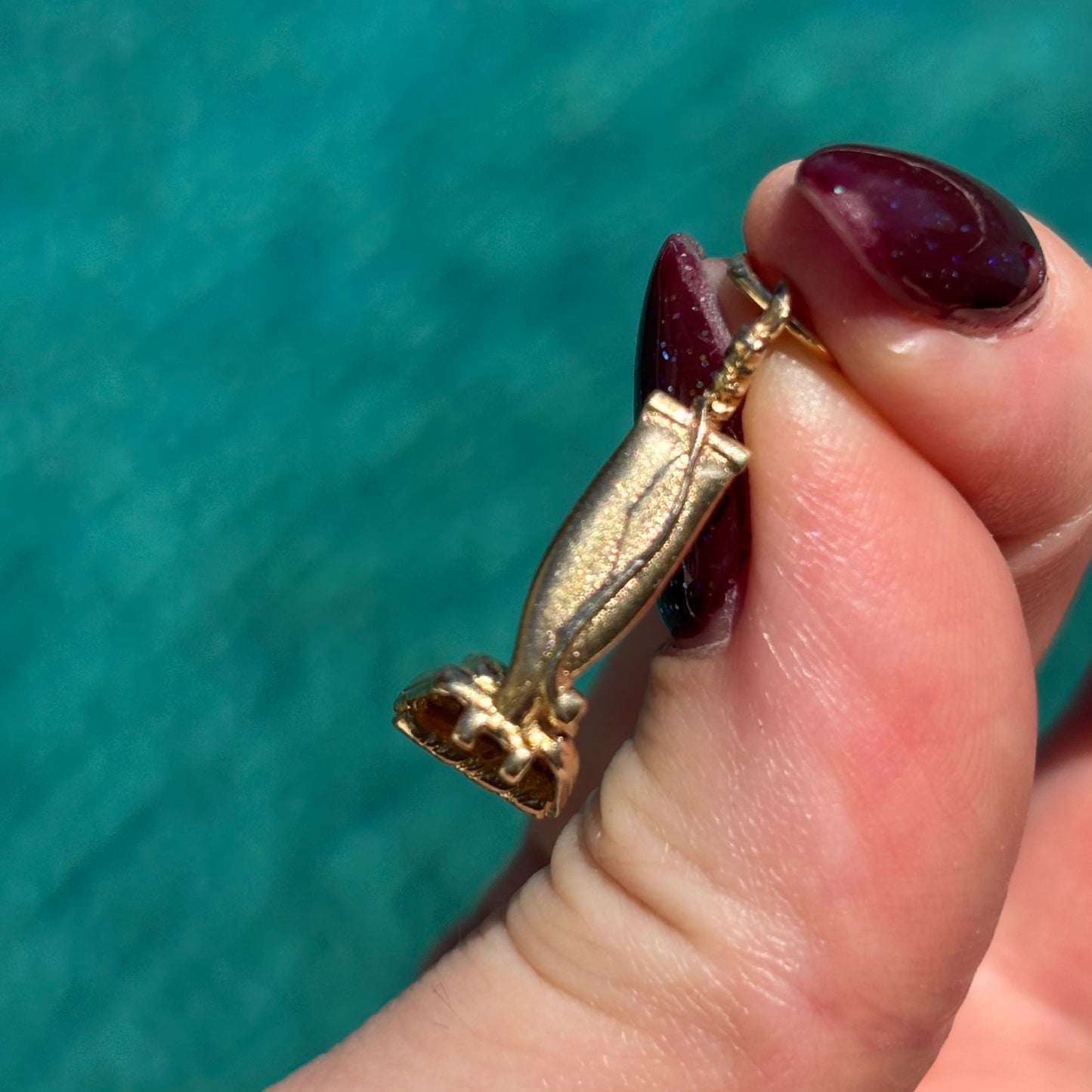 Vintage 9CT vacuum charm