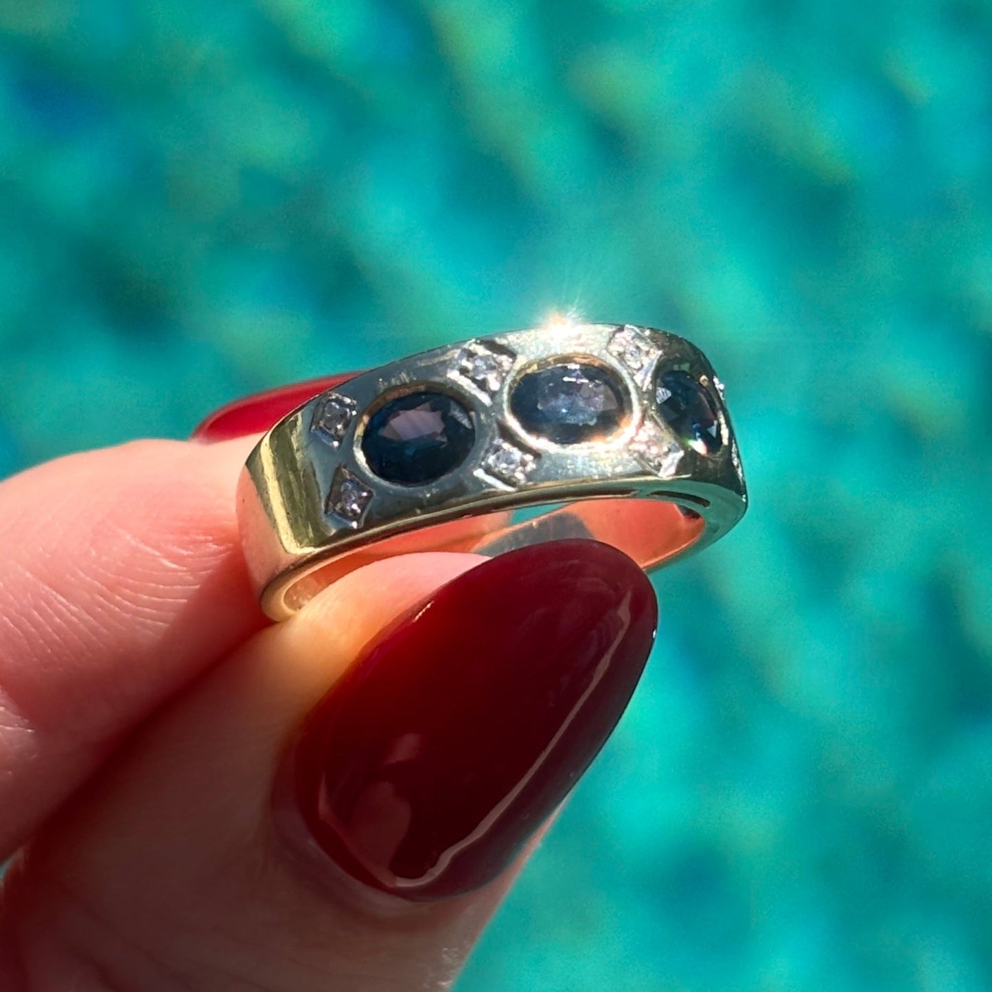 Vintage 9CT yellow gold Sapphire and Diamond kite band