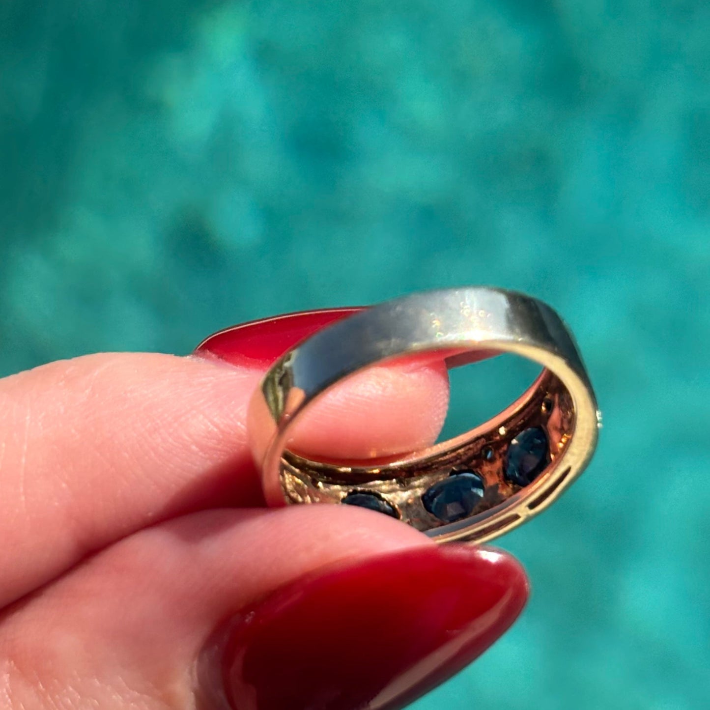 Vintage 9CT yellow gold Sapphire and Diamond kite band