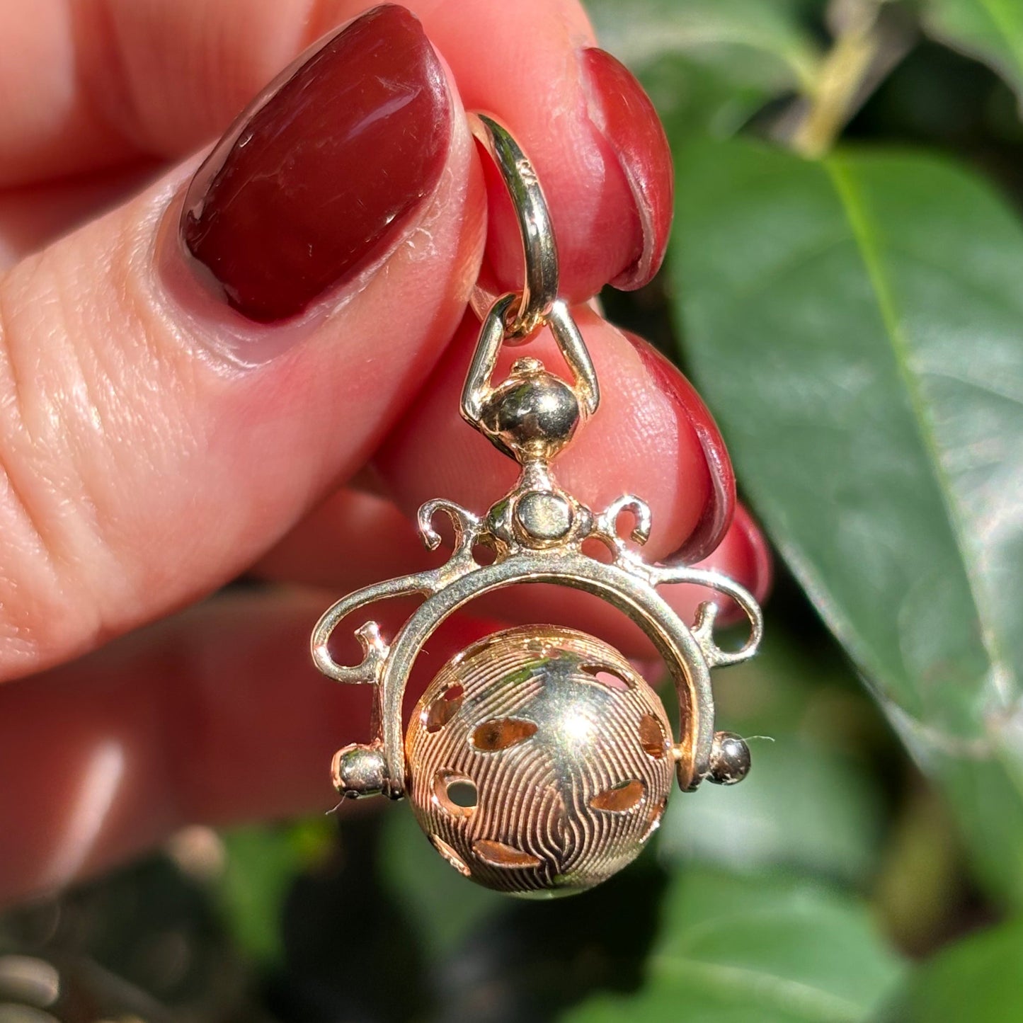 RARE 9CT textured ball spinner pendant