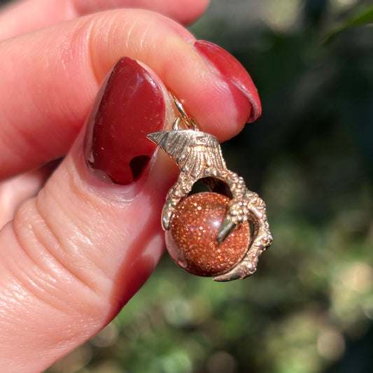 Vintage 9CT gold stone claw pendant