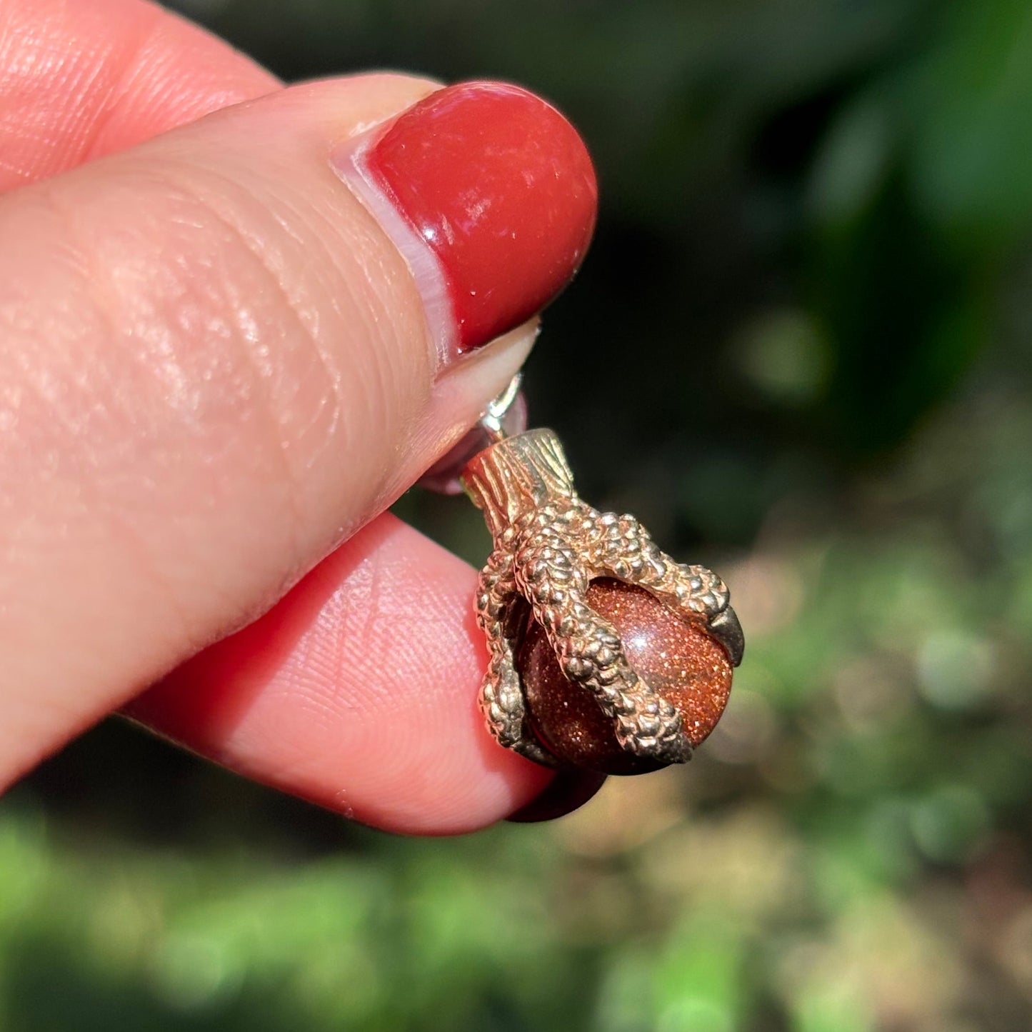 Vintage 9CT gold stone claw pendant