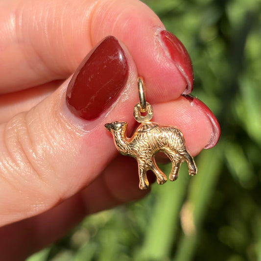 Vintage Italian UNOAERRE 9K 3D camel charm