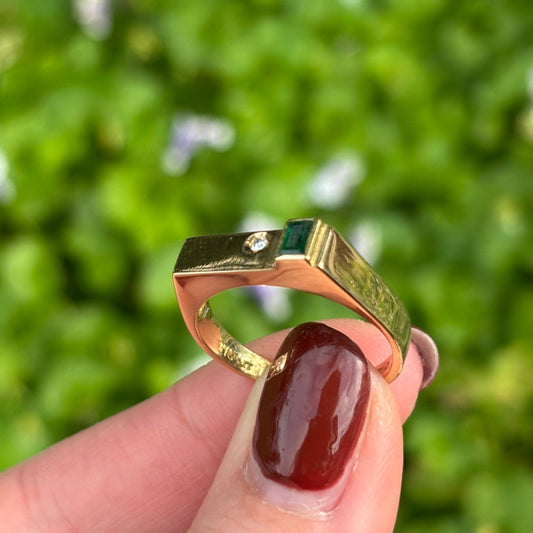 Vintage 18K Natural Emerald and Diamond rectangular signet ring