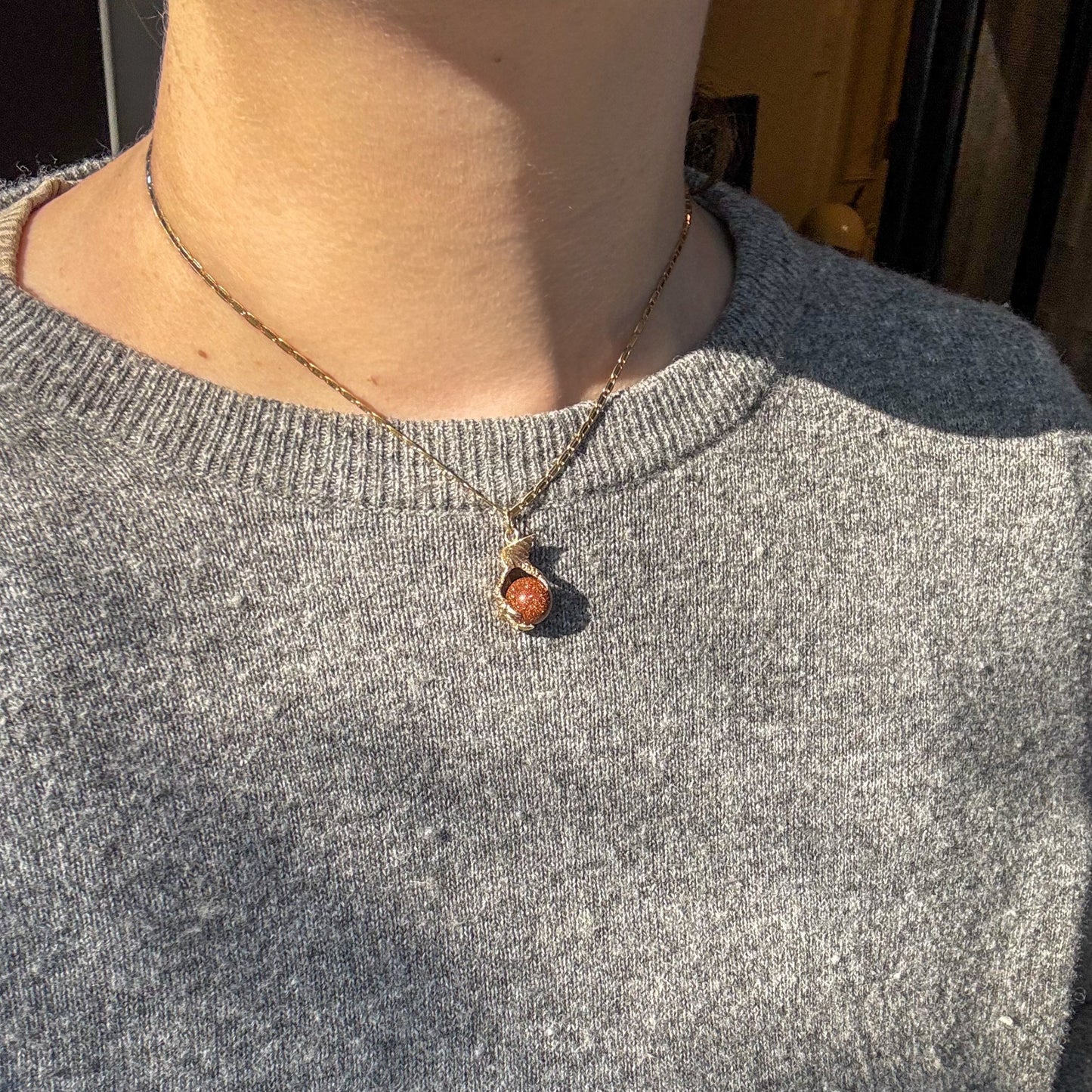Vintage 9CT gold stone claw pendant