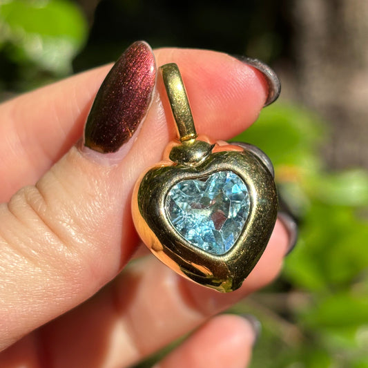 Vintage Italian Large 18K Blue Tourmaline heart pendant