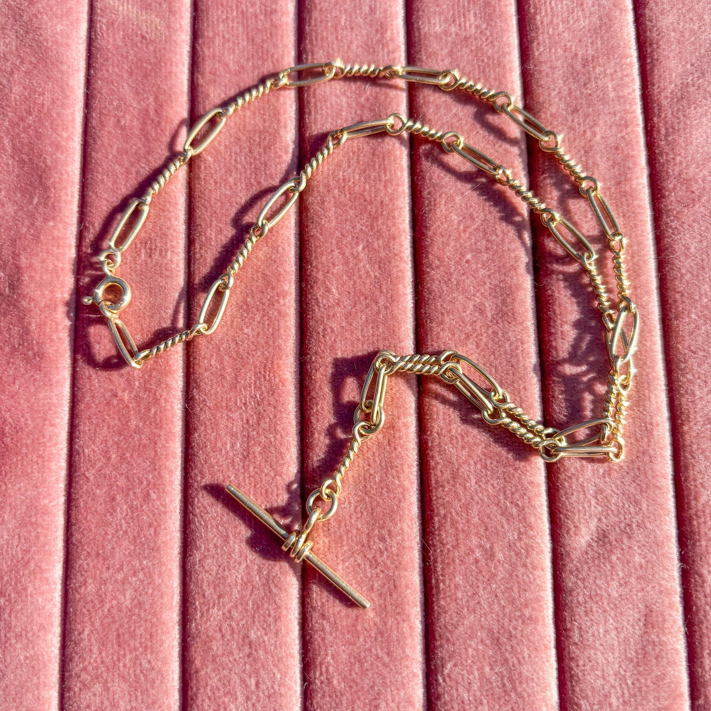 Vintage 9CT stunning fancy rope trombone with Tbar